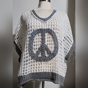 Women's Size Small Open‎ Crochet Mello Oversized Peace Sign Sweater